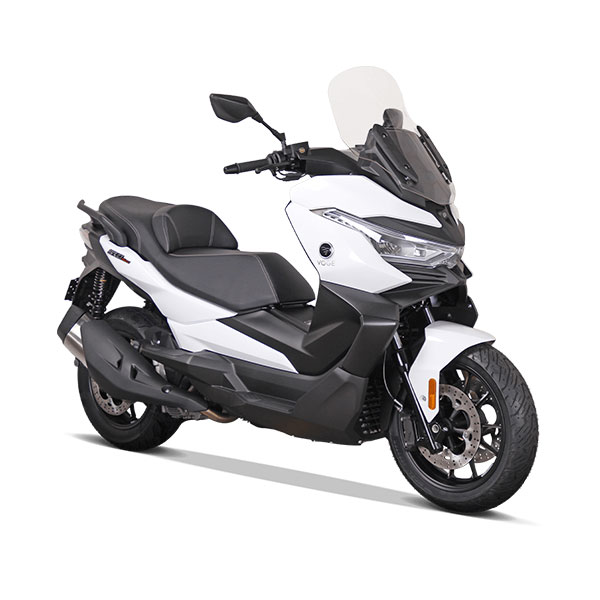 sr4-max-voge-white sr4-max-voge-white